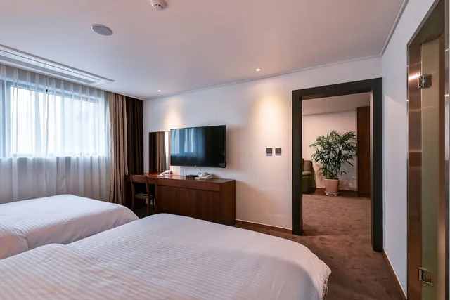 Suite, 2 Double Beds, Sea and Mountain View, Ocean View، Sea & Moon Tourist Hotel 2/4