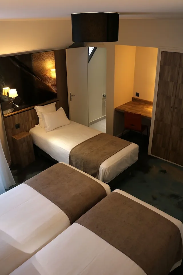 غرفة ثلاثية بثلاثة أسرّة، Le Saint Aubert Hotel 1/6