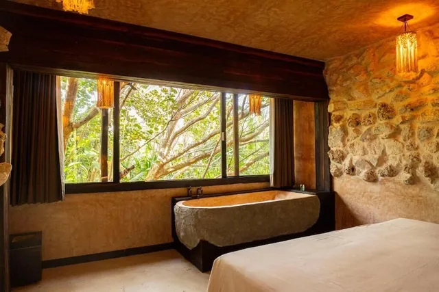 Private, Jungle, King Bed, Mayan Monkey Isla Mujeres 2/3