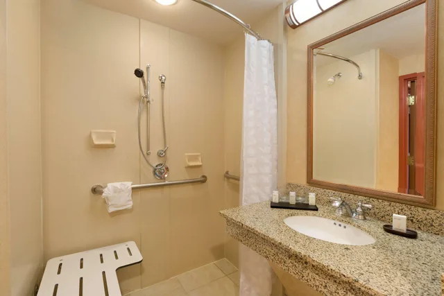جناح، Embassy Suites by Hilton Dallas Frisco Hotel and Convention Center 3/4