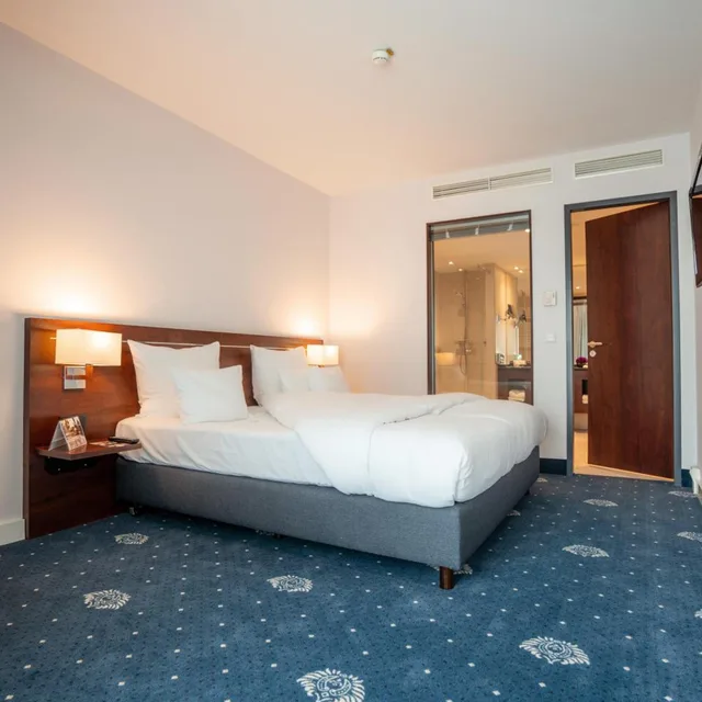 جناح جونيور، Hotel Vier Jahreszeiten Starnberg 1/4