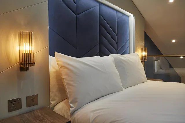 لوفت بشرفة بإطلالة، Roomzzz York City 1/1