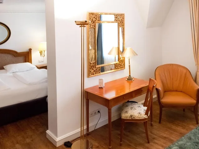 جناح جونيور، Dormero Hotel Halle 1/1