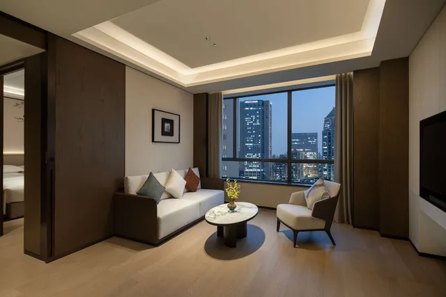 جناح بريميوم بسرير كينج، Yuexiu Hotel Guangzhou, Curio Collection by Hilton 5/8