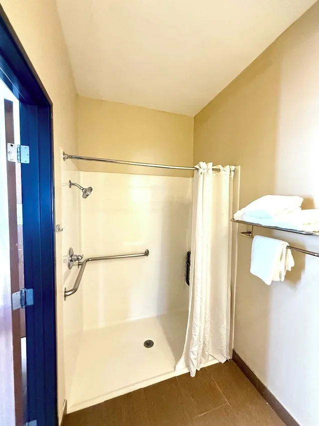 جناح بسرير كوين، Ramada by Wyndham Glendale Heights/Lombard 9/9