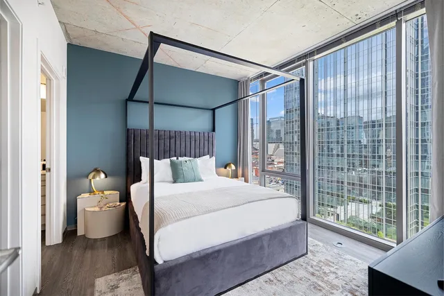 2 Bedrooms, Suite, Accessible, Placemakr Premier SoBro 1/1