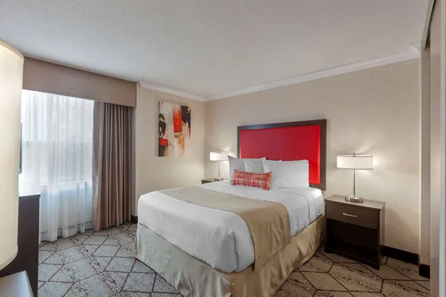 جناح بسرير كوين مع أريكة بمطبخ صغير، Best Western Plus Rose City Suites 5/10