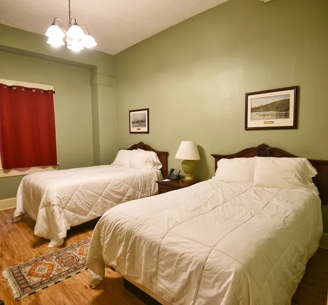 غرفة قياسية بسريرين مزدوجين، The Shawnee Inn And Golf Resort 3/3