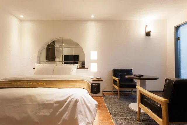 Deluxe, Double Bed, No Parking، Hotel Leaders 2/10