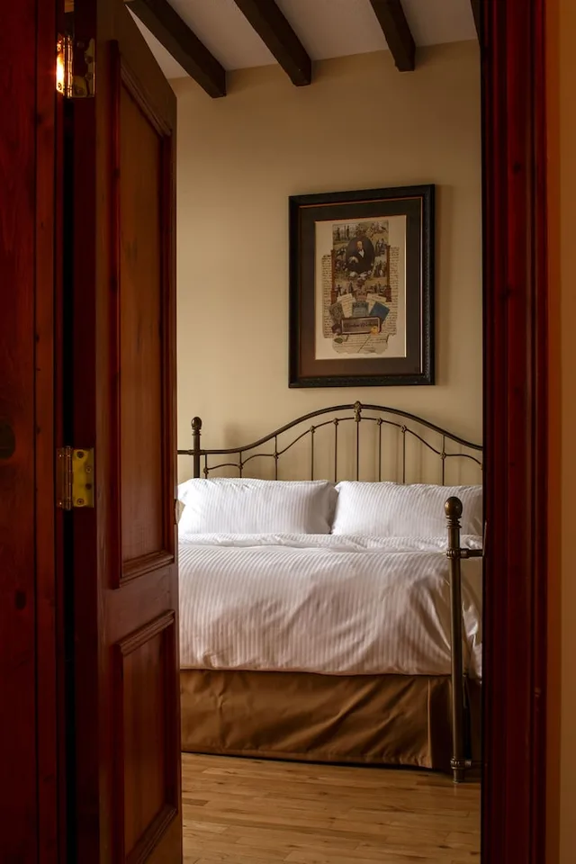 Premier, King Bed, River Front، Auberge du Vieux-Port 2/4