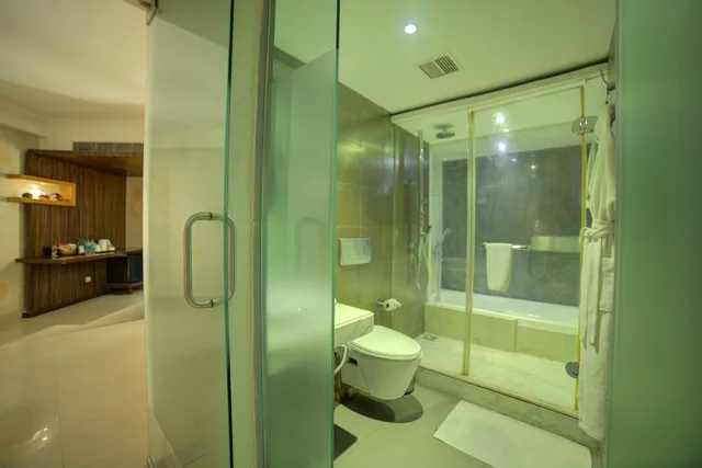 جناح تنفيذي بسرير كينج، Goldfinch Hotel Mangaluru 2/3