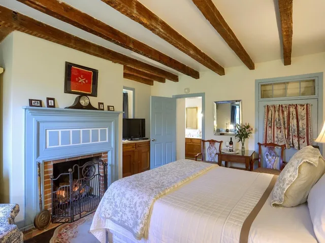 Graham, Queen Bed, Battlefield Bed &amp; Breakfast Inn 2/10
