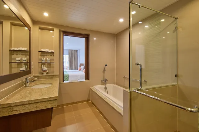 Family Suite, 1 King and 1 Single Beds, The Heritage Pattaya Beach Resort 2/2