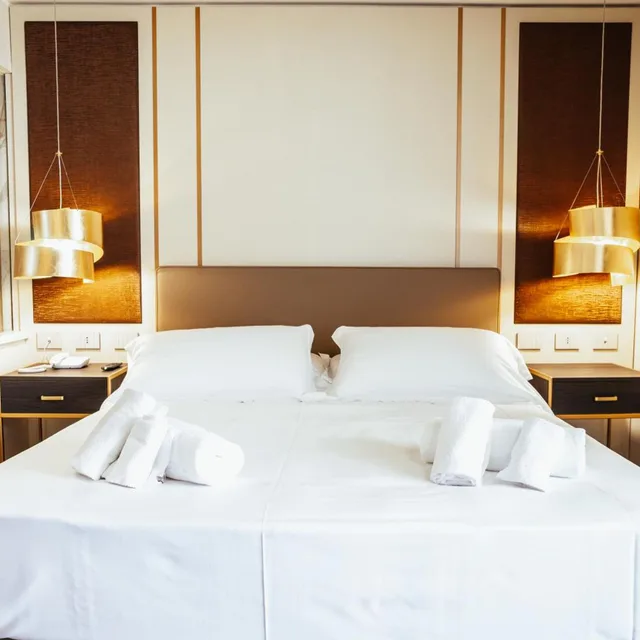 Royal, Suite, Hot Tub, Palace Hotel 10/10