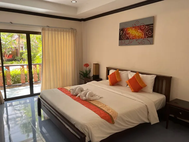 غرفة سوبيريور بسرير كينج، LANTA SEAFRONT RESORT 1/3