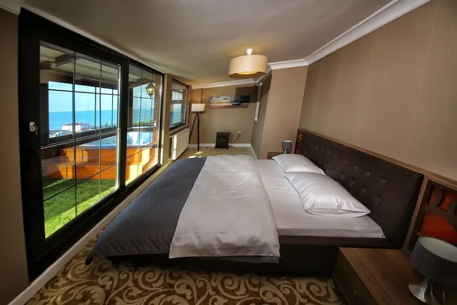 Sky, Suite, King Bed, Hot Tub، My Suit Residence 7/10
