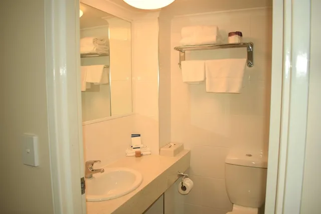 Standard, Queen Bed, Kitchenette, Best Western Parkside Motor Inn 8/10