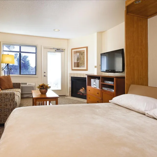 Studio, Queen Bed, Worldmark Grand Lake 2/5