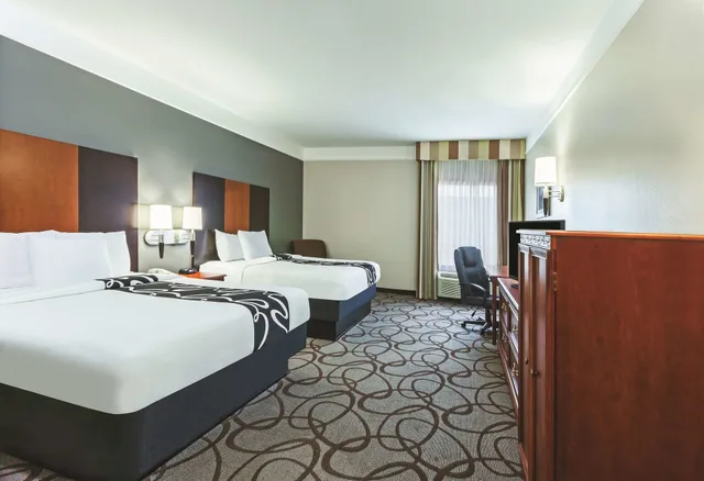 غرفة بسريرين كوين لذوي الإعاقة، La Quinta Inn and Suites by Wyndham Granbury 3/5