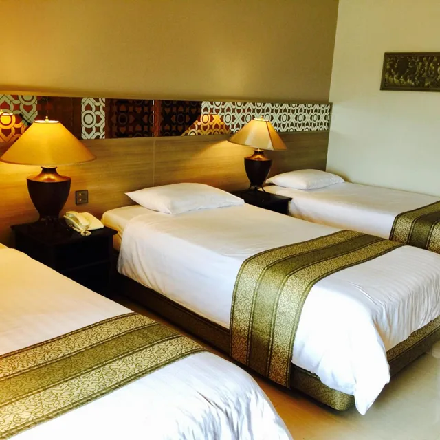 Superior, Triple, Indra Regent Hotel 6/9