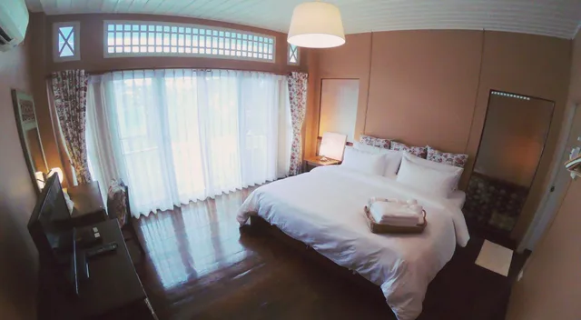 3 Bedrooms, House, Twin Beds, 2 King Beds، The White Houses 3/8