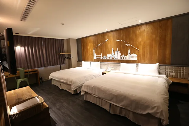 غرفة قياسية رباعية بسريرين مزدوجين، Central Hotel 2/2
