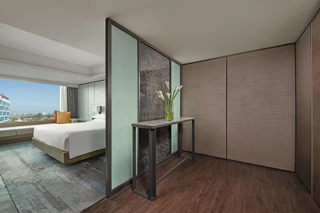 جناح جونيور بسرير كينج بإطلالة على المسبح، YOGYAKARTA MARRIOTT HOTEL 4/4