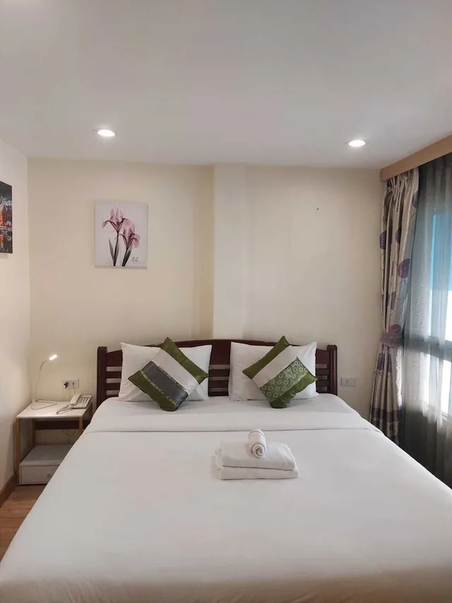 Standard, King Bed, Balcony, V Check Inn Sukhumvit 22 2/5