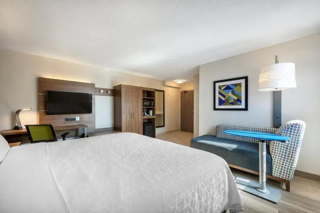 Xtra Space, Standard, King Bed، Holiday Inn Express Toronto Downtown 3/10