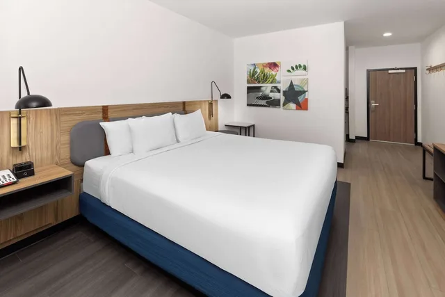 جناح بسرير كينج لذوي الإعاقة، La Quinta Inn & Suites by Wyndham El Paso East Loop-375 1/6