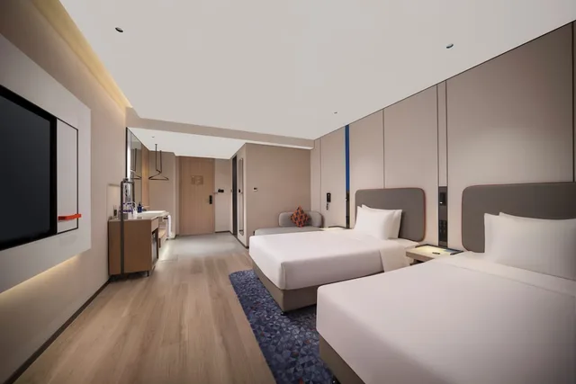 Standard, Twin Beds, Extra Floor Space، Holiday Inn Express Qingdao Downtown by IHG 2/3