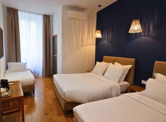 غرفة عائلية بسرير مزدوج وسريرين منفصلين، Hotel De La Mer 2/10