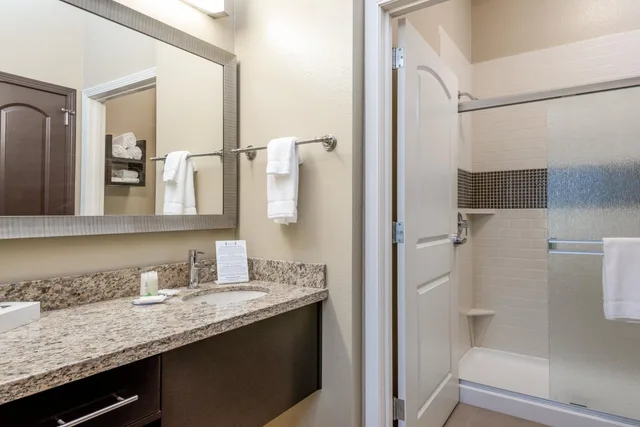 جناح بغرفتي نوم، STAYBRIDGE SUITES EAU CLAIRE - ALTOONA 6/7