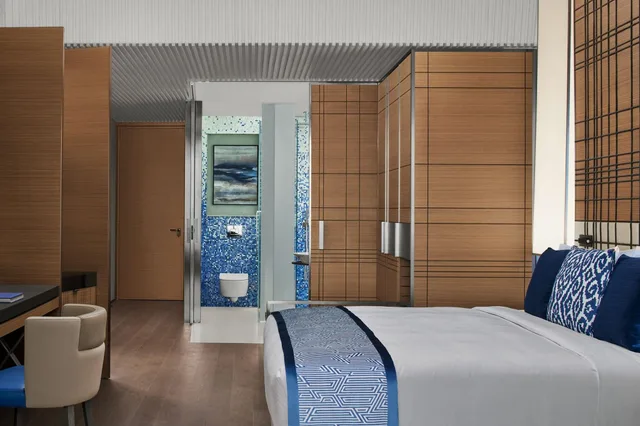 غرفة تنفيذية بسرير كينج، JW Marriott Hotel Istanbul Marmara Sea 2/5