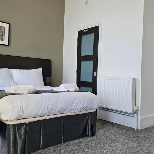 Room, Double Bed, Sea View, OYO The Strand Hotel 3/6