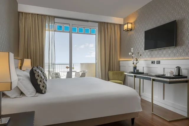 غرفة ديلوكس بإطلالة على البحر بشرفة، Savoia Hotel Rimini 3/4