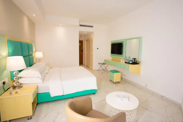 غرفة بريميوم بسرير كينج وسرير كوين، BM Beach Hotel 4/9