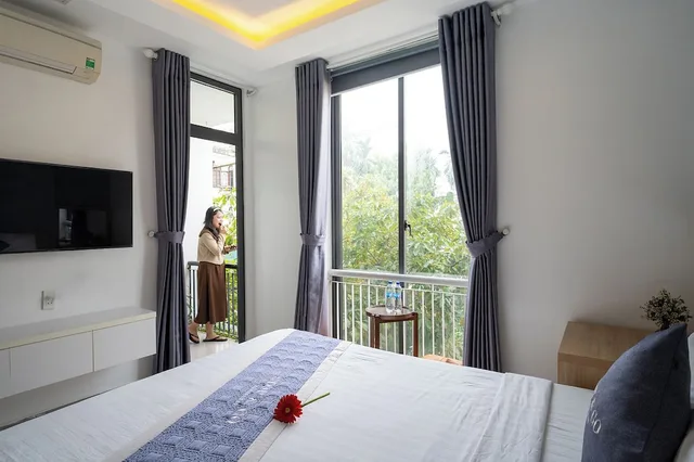 Cool, Superior, Queen Bed، Stop And Go Boutique Homestay In Hue 2/9