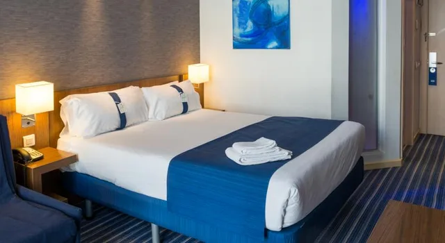 غرفة قياسية مفردة بسرير مزدوج، Holiday Inn Express Madrid - Leganes 1/1