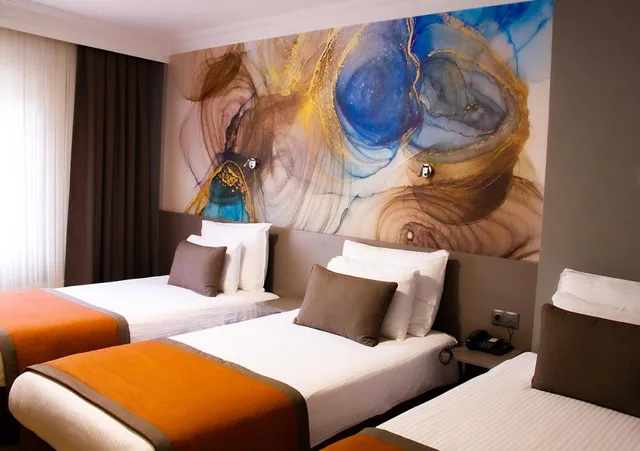 غرفة ثلاثية، Benler Hotel 4/5