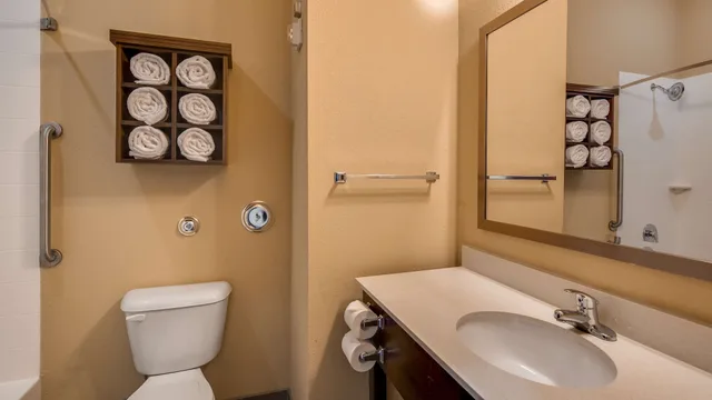 غرفة قياسية بسريرين كوين لذوي الإعاقة، Best Western St. Louis Airport North Hotel & Suite 6/7