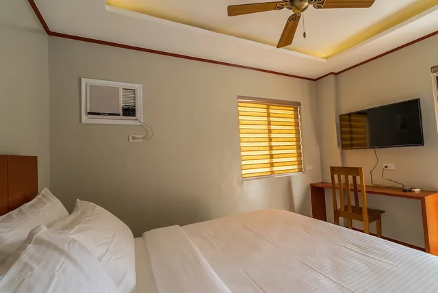 Deluxe, Queen Bed, Balcony, Coral Cliff Hotel 1/5