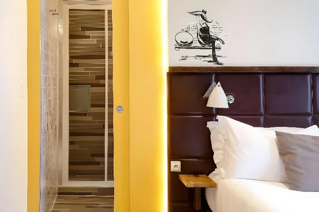 جناح جونيور، Hotel Aulivia Opera 2/3