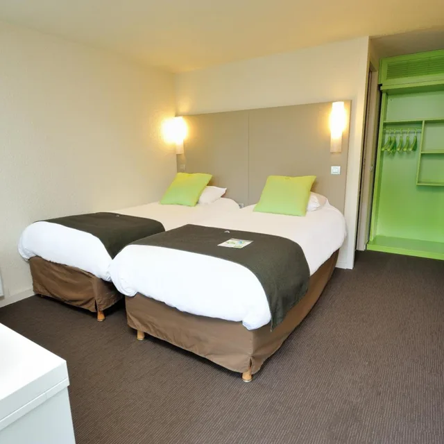Room, Twin Beds, CAMPANILE BOURG EN BRESSE - VIRIAT 3/9