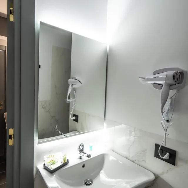 غرفة مفردة بشرفة، Relais Manzoni 6/10