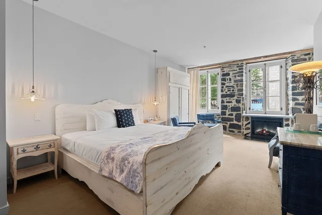 Junior Suite, Murphy Bed، Auberge Place D Armes 6/10