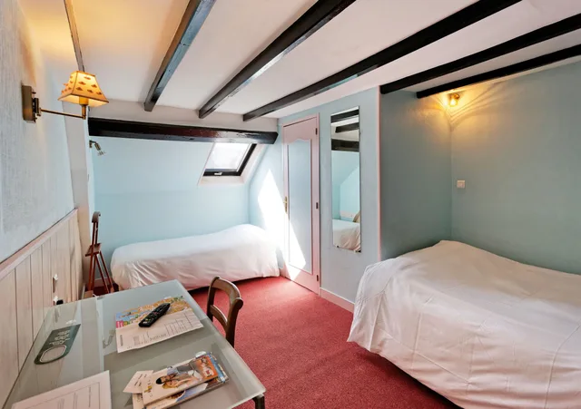 غرفة قياسية ثلاثية بسرير مزدوج وسرير فردي، CITOTEL BEAUSEJOUR 2/6