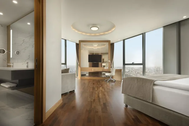 Suite, King Bed, Smoking, Ramada Plaza by Wyndham Konya 4/6