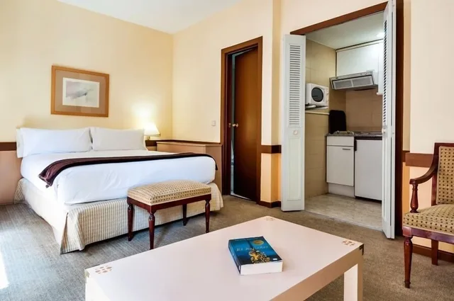 جناح بثلاثة أسرّة، ESPAHOTEL PLAZA BASILICA 3/4