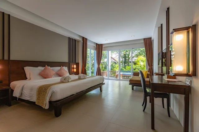Grand, Deluxe, Sunset Wing, Sand Sea Resort Railay Beach 1/4